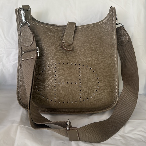 Hermes Evelyne Leather CrossBody Shoulder Etoupe Bag - Picture 1 of 15